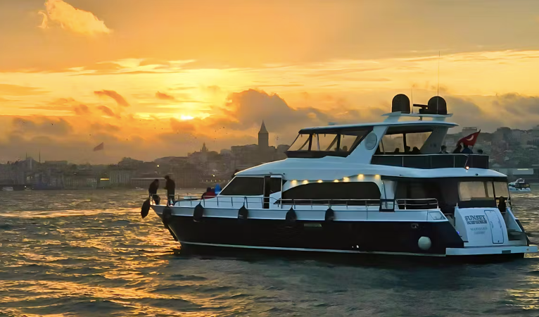 Bosphorus Luxury Yacht Daytime or Sunset Cruise