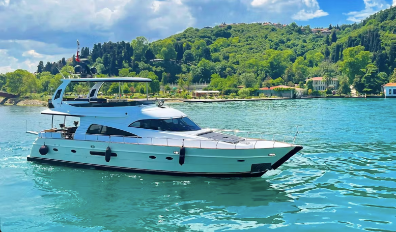2-Hour Bosphorus Luxury Private Yacht Rental in Istanbul